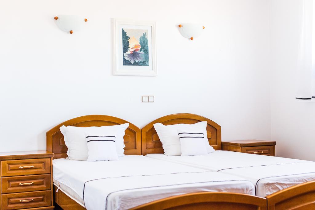 Family Hotel Elegance Arbanasi Room photo