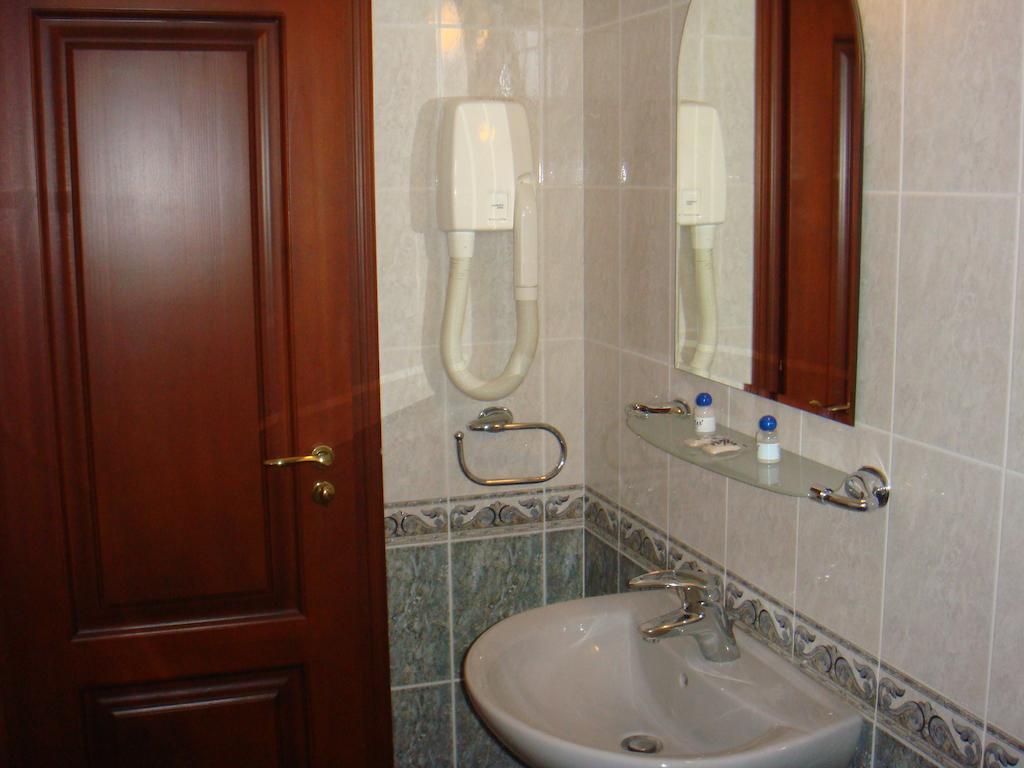 Family Hotel Elegance Arbanasi Room photo